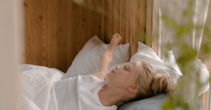 Waarom een doordachte slaapkamerinrichting begint bij het juiste bed